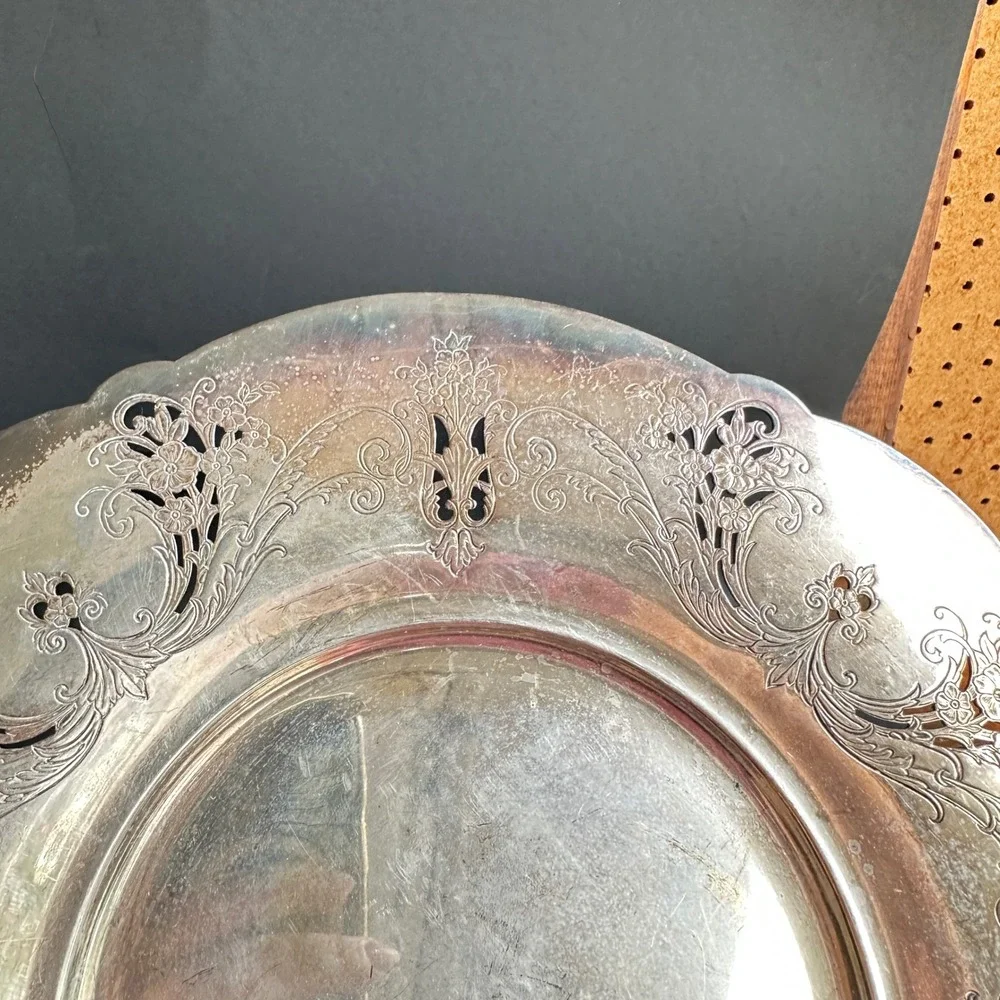 Vintage Wm Rogers Silverplate Pierced Floral Round Serving Tray Platter 12.25 in